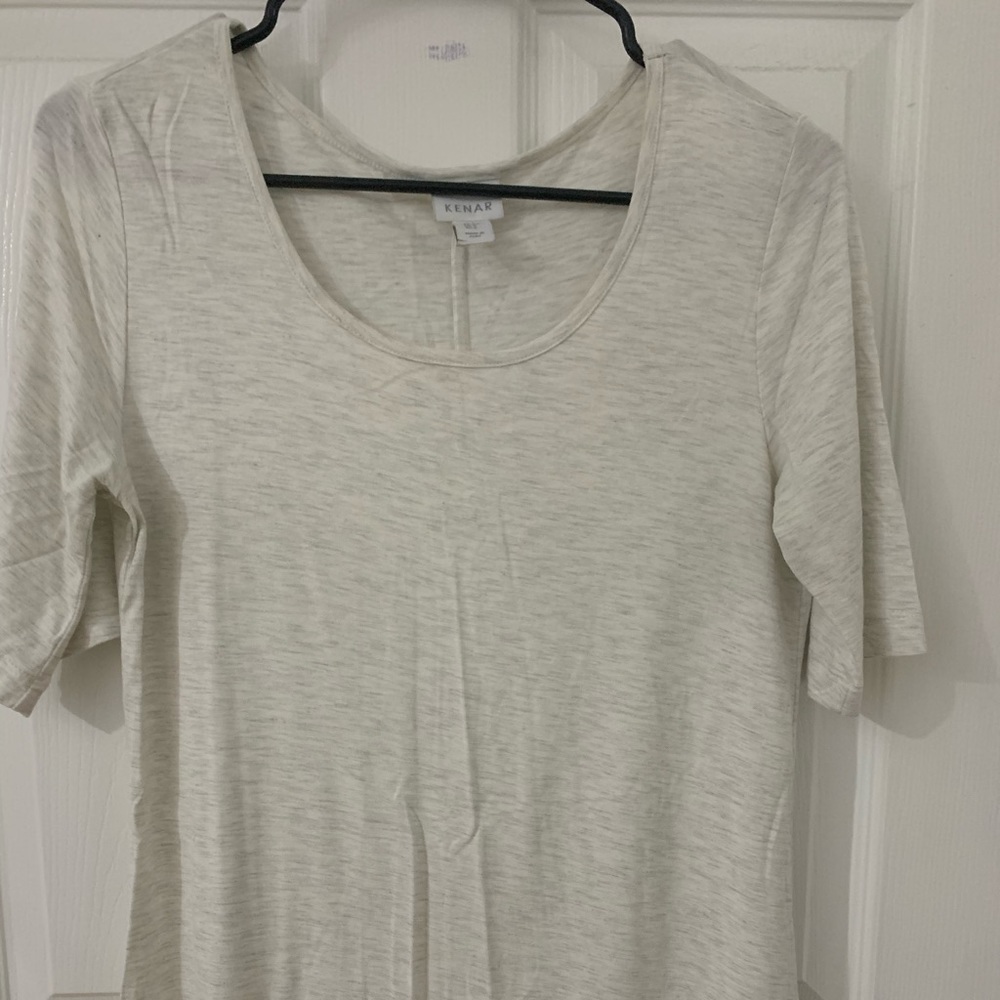 3/4 length sleeved top